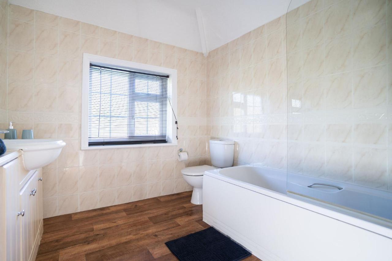Beautiful Detached Home In Quaint Village Setting Wetherby Kültér fotó